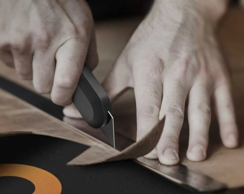 Нож строительный Deli HS HT4008C 135x30 мм, трапеция, Soft Touch, оранжевый фото 4