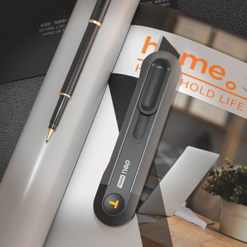 Нож строительный Deli HS EHT4008 135x30 мм, трапеция, Soft Touch, черный фото 3 Нож строительный Deli HS EHT4008 135x30 мм, трапеция, Soft Touch, черный фото 3