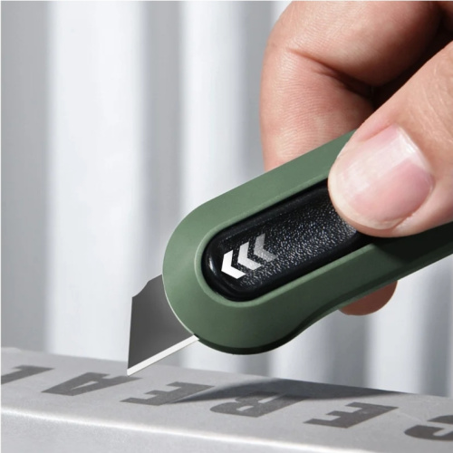 Нож строительный Deli HS HT4007L 80x25 мм, Soft Touch, зеленый фото 3