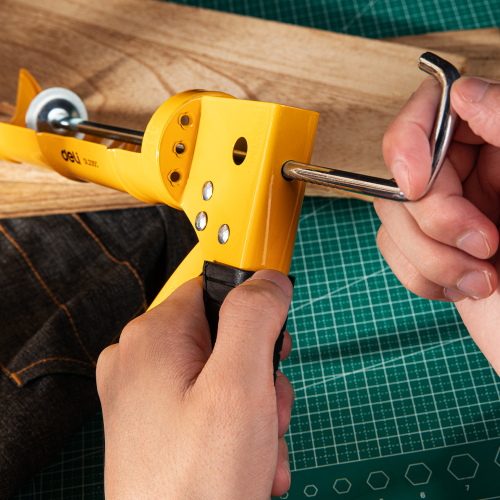 Пистолет для герметика Deli YS EDL2350, полукорпусной, 230 мм фото 6