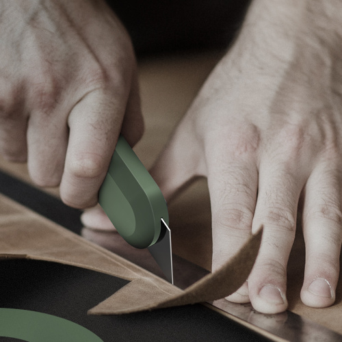 Нож строительный Deli HS EHT4008L 135x30 мм, трапеция, Soft Touch, зеленый фото 3