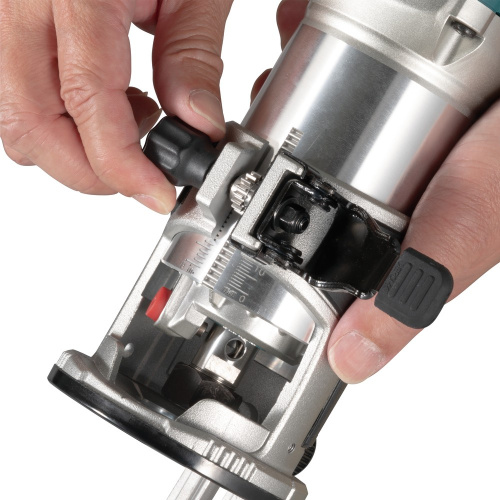 Фрезер кромочный MAKITA RT0702CX2, 710 Вт, цанга 8 мм фото 8 Фрезер кромочный MAKITA RT0702CX2, 710 Вт, цанга 8 мм фото 8